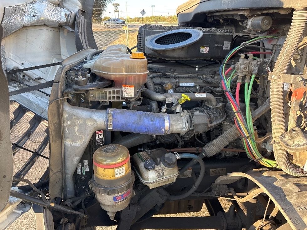 Day Cab Tractor-Heavy Duty Tractors-Freightliner-2020-T11664ST-Fresno-CA-394,645\n\t\tmiles-$ 51,500 - Image 16