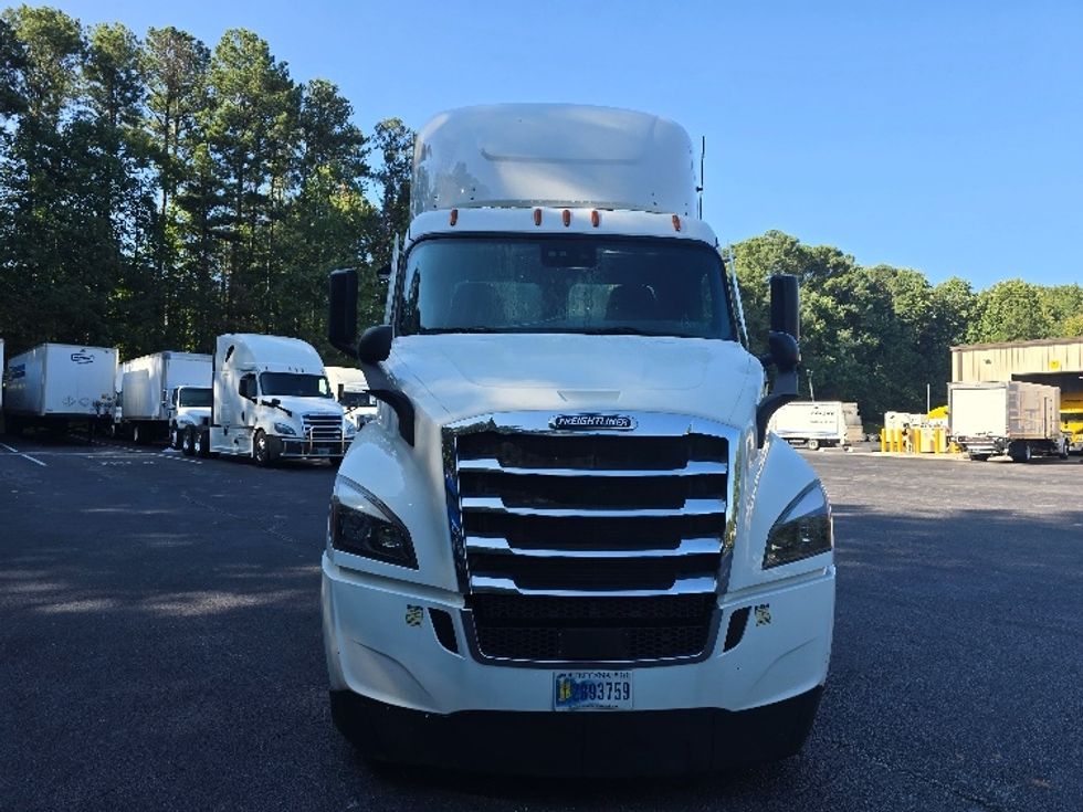 Day Cab Tractor-Heavy Duty Tractors-Freightliner-2020-T11664ST-Gainesville-GA-407,883\n\t\tmiles-$ 53,250 - Image 2