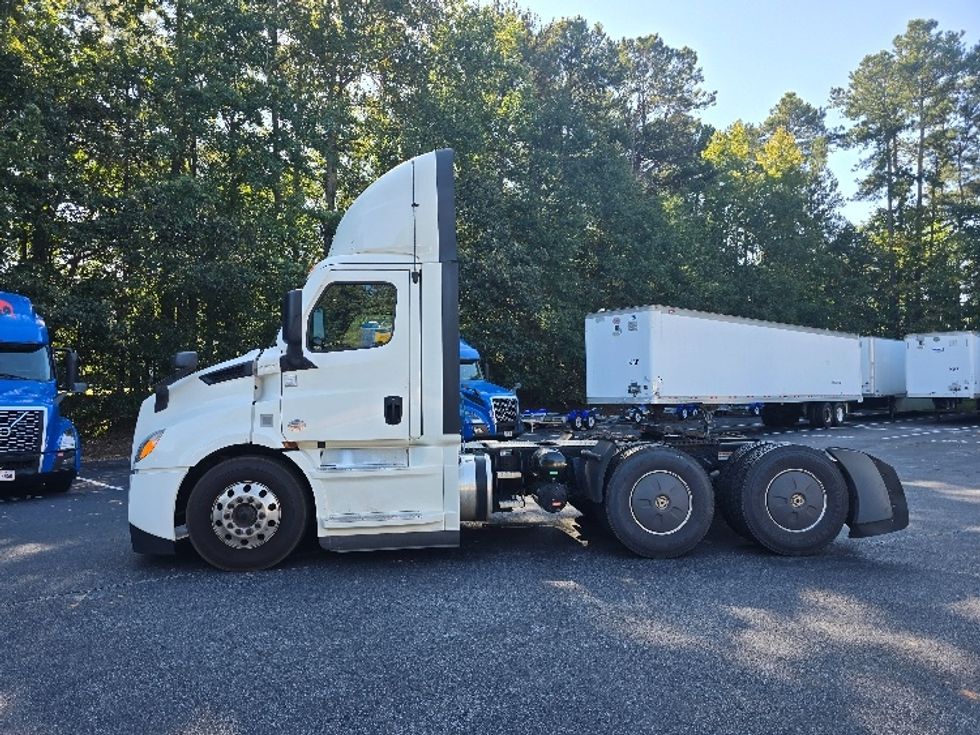 Day Cab Tractor-Heavy Duty Tractors-Freightliner-2020-T11664ST-Gainesville-GA-407,883\n\t\tmiles-$ 53,250 - Image 4
