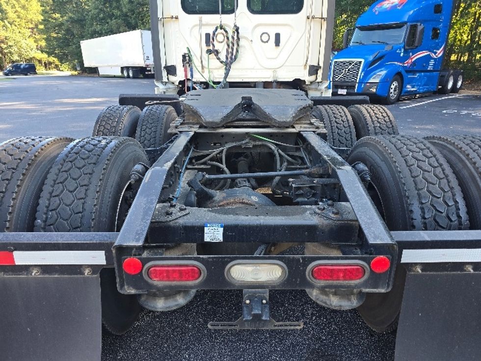 Day Cab Tractor-Heavy Duty Tractors-Freightliner-2020-T11664ST-Gainesville-GA-407,883\n\t\tmiles-$ 53,250 - Image 6