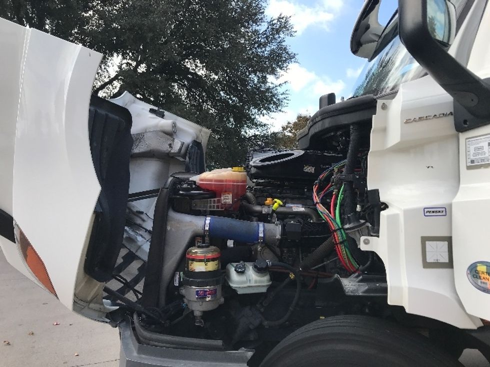 Day Cab Tractor-Heavy Duty Tractors-Freightliner-2020-T11664ST-Garland-TX-171,100\n\t\tmiles-$ 65,250 - Image 16