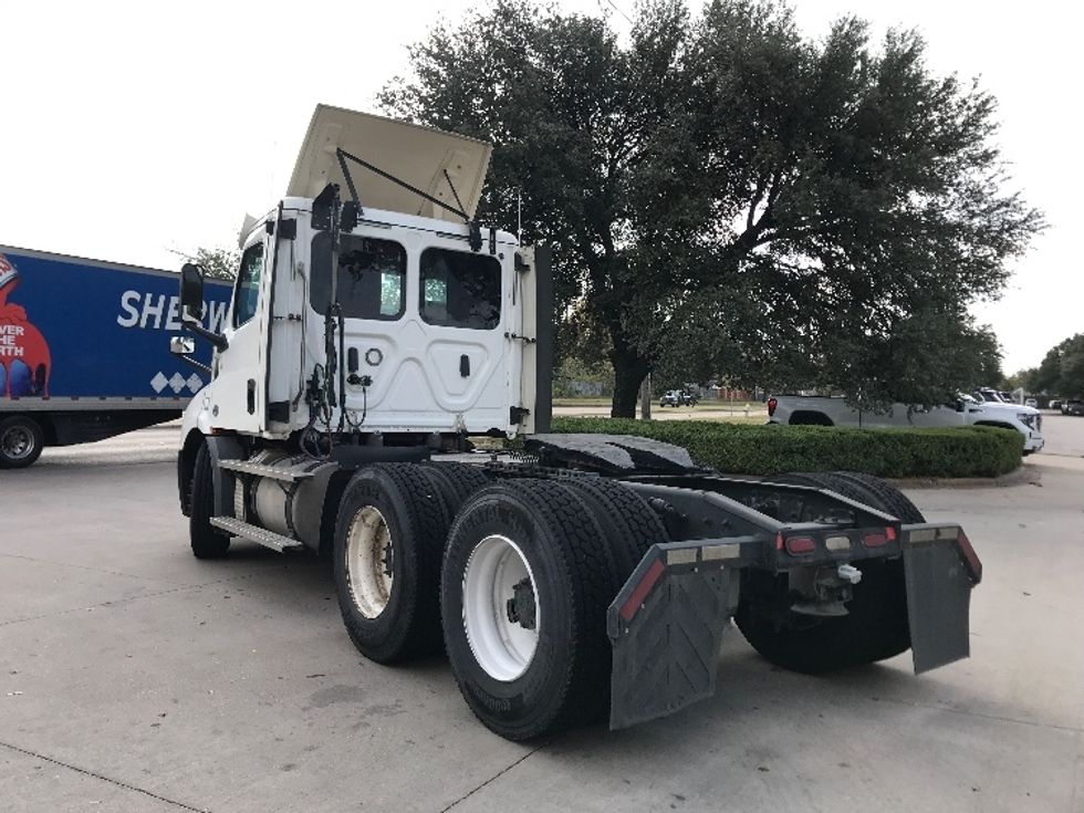 Day Cab Tractor-Heavy Duty Tractors-Freightliner-2020-T11664ST-Garland-TX-171,100\n\t\tmiles-$ 65,250 - Image 5