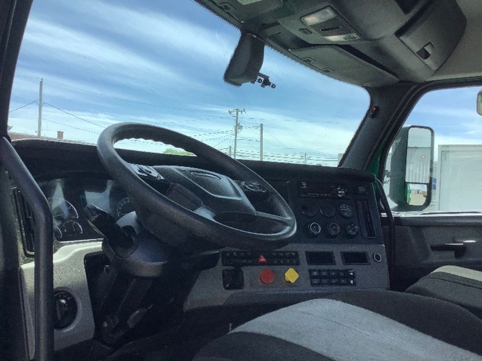 Day Cab Tractor-Heavy Duty Tractors-Freightliner-2020-T11664ST-Goldsboro-NC-309,288\n\t\tmiles-$ 53,250 - Image 11