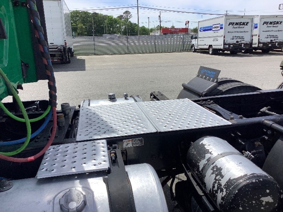 Day Cab Tractor-Heavy Duty Tractors-Freightliner-2020-T11664ST-Goldsboro-NC-63,930\n\t\tmiles-$ 68,000 - Image 17