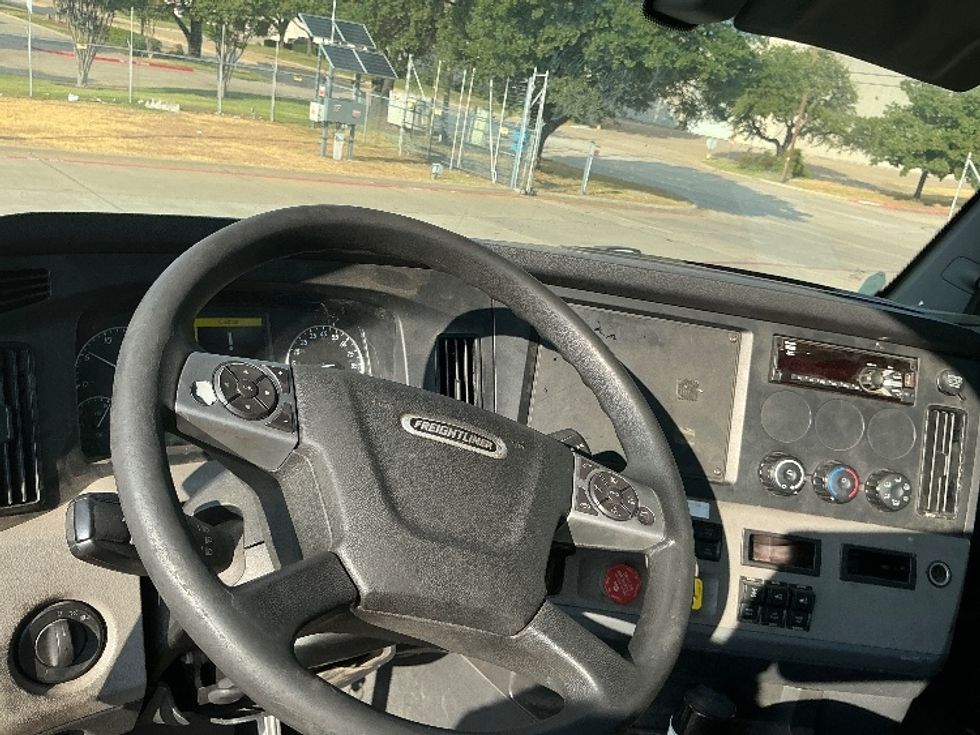 Day Cab Tractor-Heavy Duty Tractors-Freightliner-2020-T11664ST-Grand Prairie-TX-200,139\n\t\tmiles-$ 61,250 - Image 11