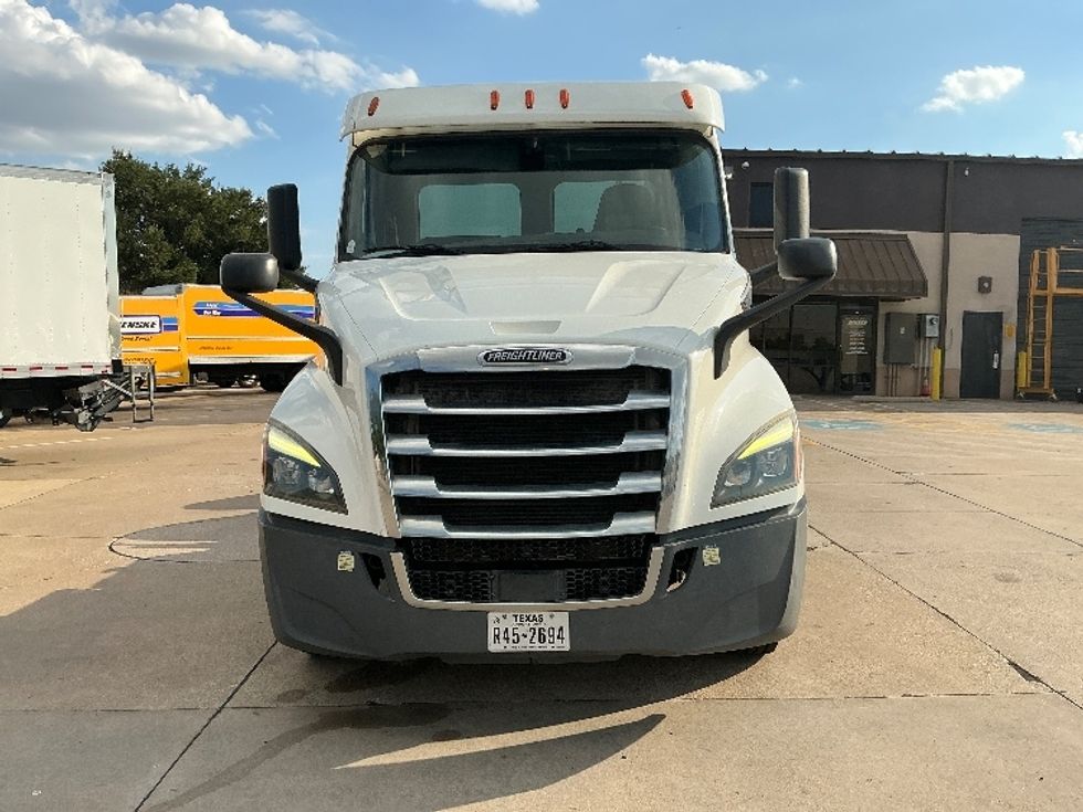 Day Cab Tractor-Heavy Duty Tractors-Freightliner-2020-T11664ST-Grand Prairie-TX-200,139\n\t\tmiles-$ 61,250 - Image 2