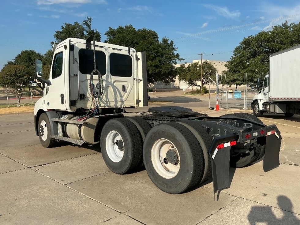Day Cab Tractor-Heavy Duty Tractors-Freightliner-2020-T11664ST-Grand Prairie-TX-200,139\n\t\tmiles-$ 61,250 - Image 5