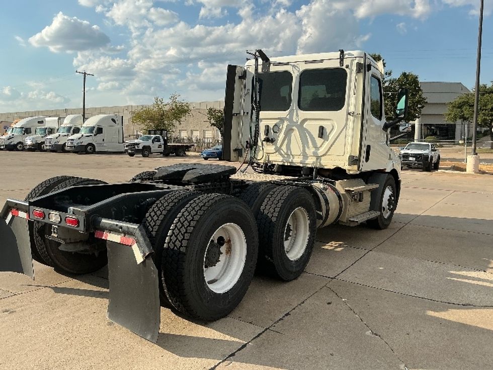 Day Cab Tractor-Heavy Duty Tractors-Freightliner-2020-T11664ST-Grand Prairie-TX-200,139\n\t\tmiles-$ 61,250 - Image 7