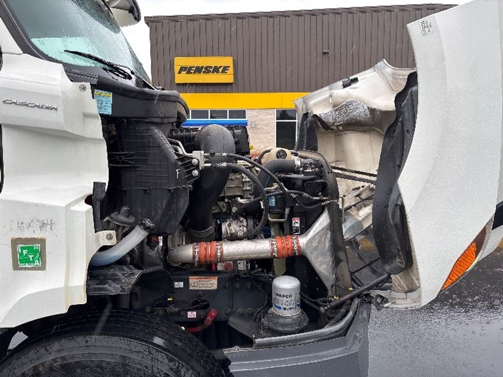 Day Cab Tractor-Heavy Duty Tractors-Freightliner-2020-T11664ST-Greensboro-NC-145,872\n\t\tmiles-$ 64,250 - Image 15