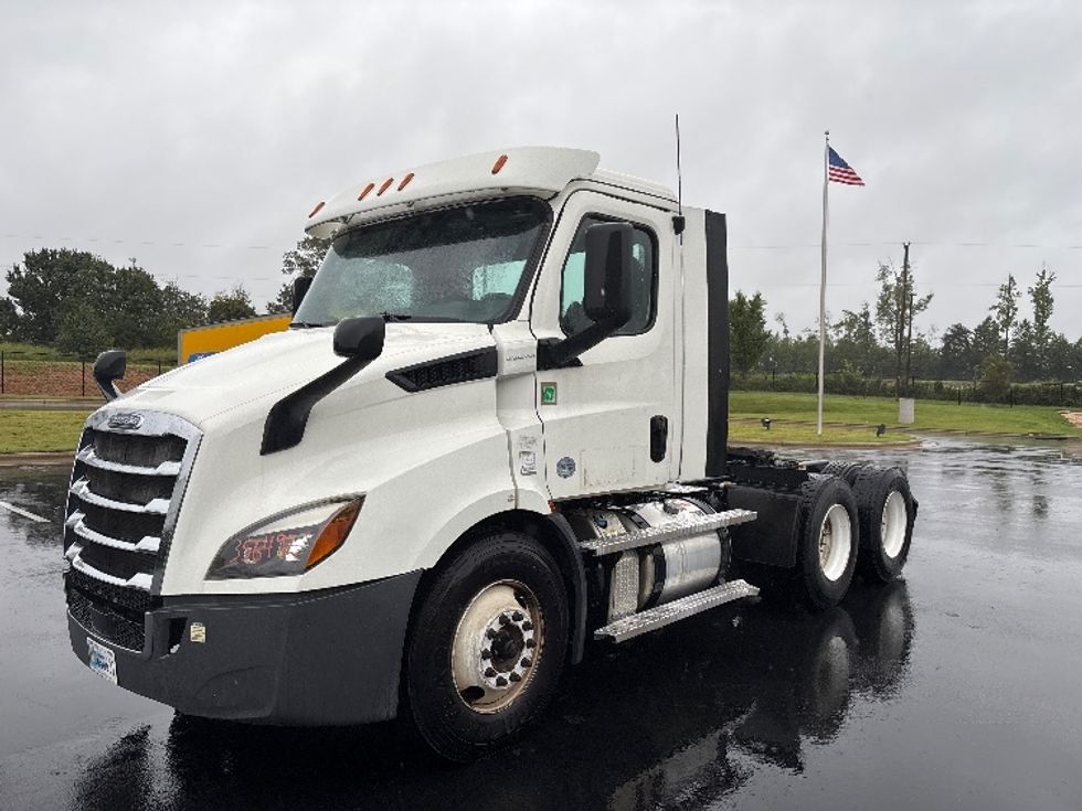 Day Cab Tractor-Heavy Duty Tractors-Freightliner-2020-T11664ST-Greensboro-NC-145,872\n\t\tmiles-$ 64,250 - Image 3