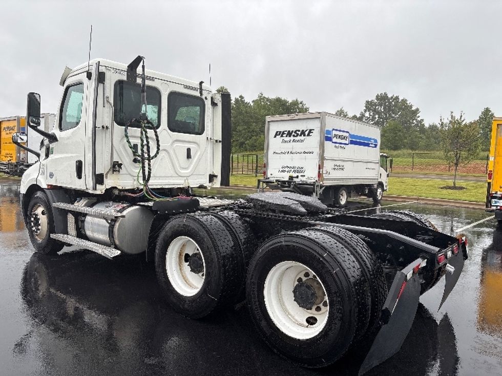 Day Cab Tractor-Heavy Duty Tractors-Freightliner-2020-T11664ST-Greensboro-NC-145,872\n\t\tmiles-$ 64,250 - Image 5