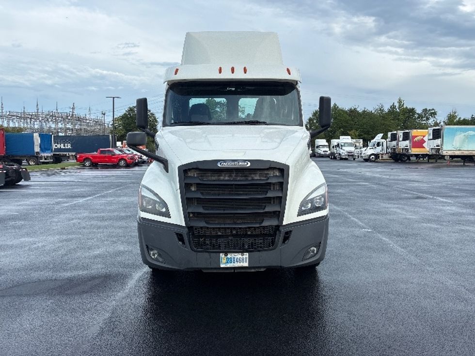 Day Cab Tractor-Heavy Duty Tractors-Freightliner-2020-T11664ST-Greenville-SC-470,081\n\t\tmiles-$ 42,000 - Image 2