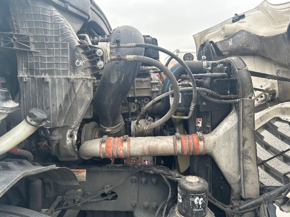 Day Cab Tractor-Heavy Duty Tractors-Freightliner-2020-T11664ST-Hammond-LA-473,776\n\t\tmiles-$ 36,750 - Image 15