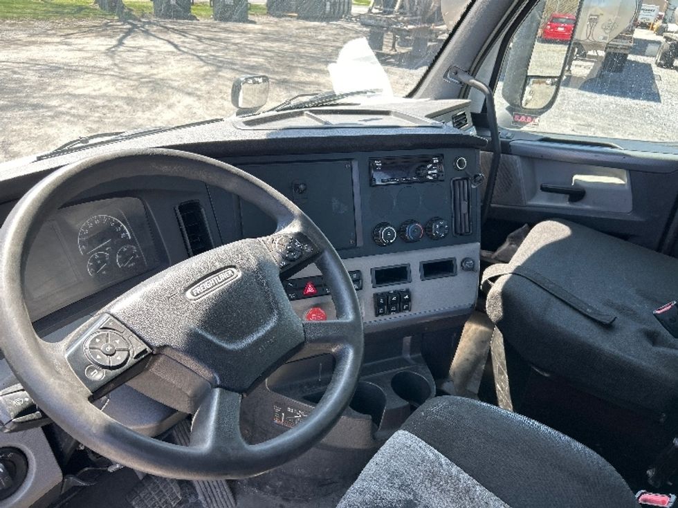 Day Cab Tractor-Heavy Duty Tractors-Freightliner-2020-T11664ST-Harrisburg-PA-364,098\n\t\tmiles-$ 50,750 - Image 10