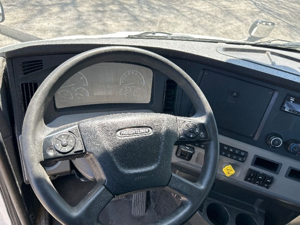 Day Cab Tractor-Heavy Duty Tractors-Freightliner-2020-T11664ST-Harrisburg-PA-364,098\n\t\tmiles-$ 50,750 - Image 11