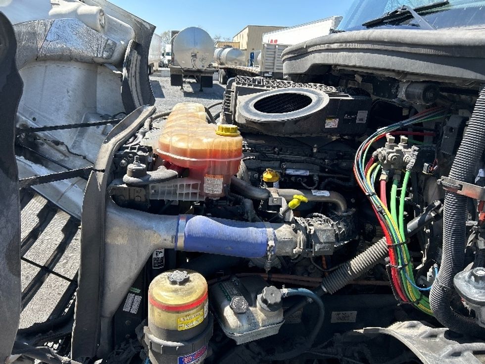 Day Cab Tractor-Heavy Duty Tractors-Freightliner-2020-T11664ST-Harrisburg-PA-364,098\n\t\tmiles-$ 50,750 - Image 16