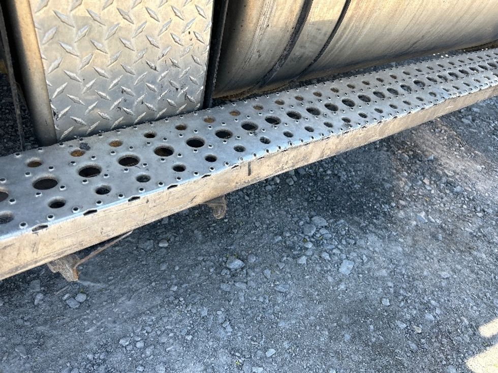 Day Cab Tractor-Heavy Duty Tractors-Freightliner-2020-T11664ST-Harrisburg-PA-364,098\n\t\tmiles-$ 50,750 - Image 20