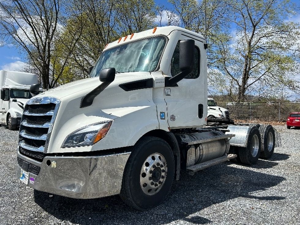 Day Cab Tractor-Heavy Duty Tractors-Freightliner-2020-T11664ST-Harrisburg-PA-508,460\n\t\tmiles-$ 40,750 - Image 3