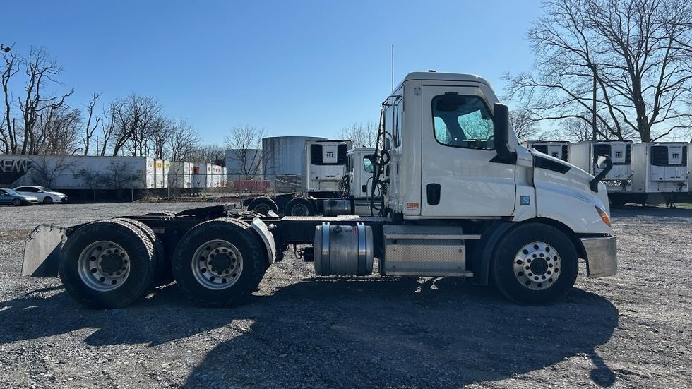 Day Cab Tractor-Heavy Duty Tractors-Freightliner-2020-T11664ST-Harrisburg-PA-508,460\n\t\tmiles-$ 40,750 - Image 8