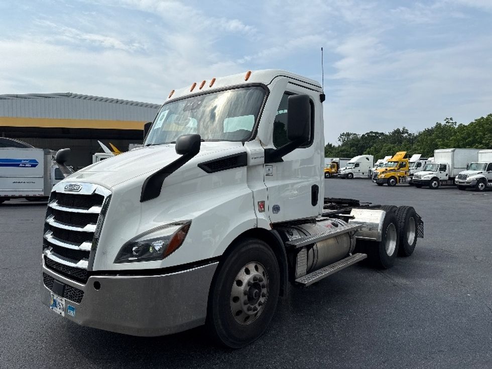 Day Cab Tractor-Heavy Duty Tractors-Freightliner-2020-T11664ST-Harrisburg-PA-515,023\n\t\tmiles-$ 40,250 - Image 3