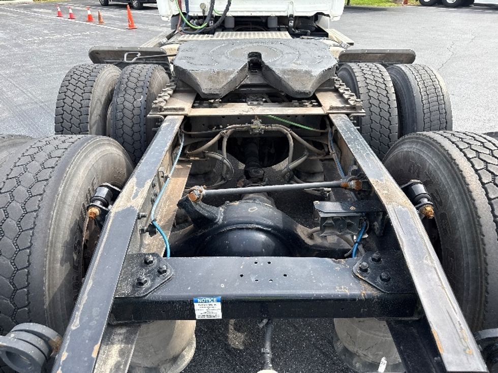 Day Cab Tractor-Heavy Duty Tractors-Freightliner-2020-T11664ST-Harrisburg-PA-515,023\n\t\tmiles-$ 40,250 - Image 6