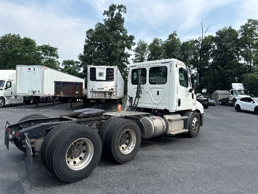 Day Cab Tractor-Heavy Duty Tractors-Freightliner-2020-T11664ST-Harrisburg-PA-515,023\n\t\tmiles-$ 40,250 - Image 7