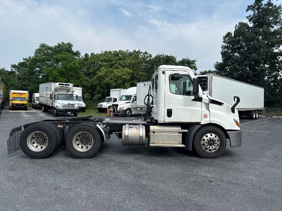 Day Cab Tractor-Heavy Duty Tractors-Freightliner-2020-T11664ST-Harrisburg-PA-515,023\n\t\tmiles-$ 40,250 - Image 8