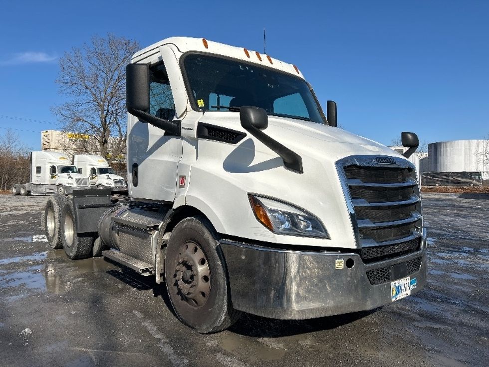 Day Cab Tractor-Heavy Duty Tractors-Freightliner-2020-T11664ST-Harrisburg-PA-540,173\n\t\tmiles-$ 41,500 - Image 1