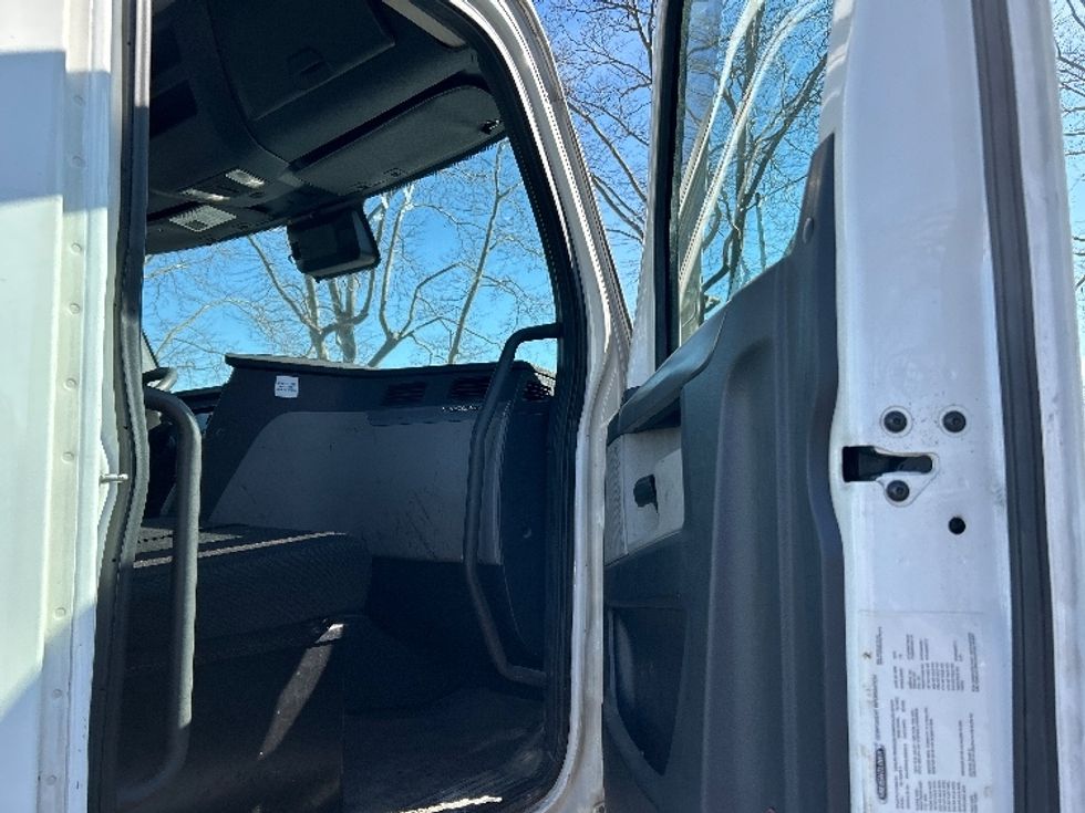 Day Cab Tractor-Heavy Duty Tractors-Freightliner-2020-T11664ST-Harrisburg-PA-540,173\n\t\tmiles-$ 41,500 - Image 12