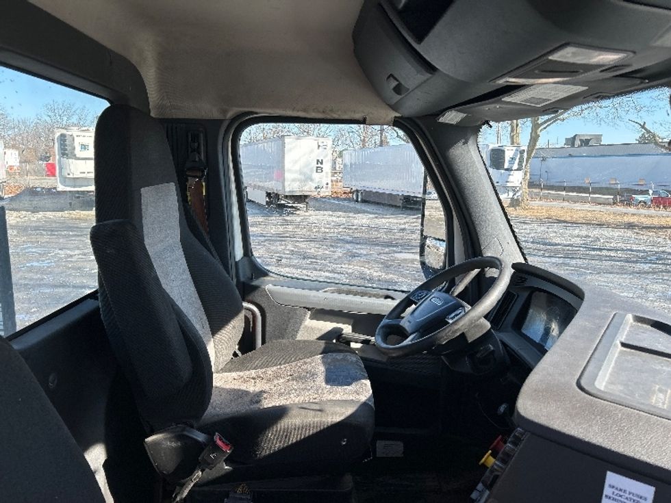 Day Cab Tractor-Heavy Duty Tractors-Freightliner-2020-T11664ST-Harrisburg-PA-540,173\n\t\tmiles-$ 41,500 - Image 14