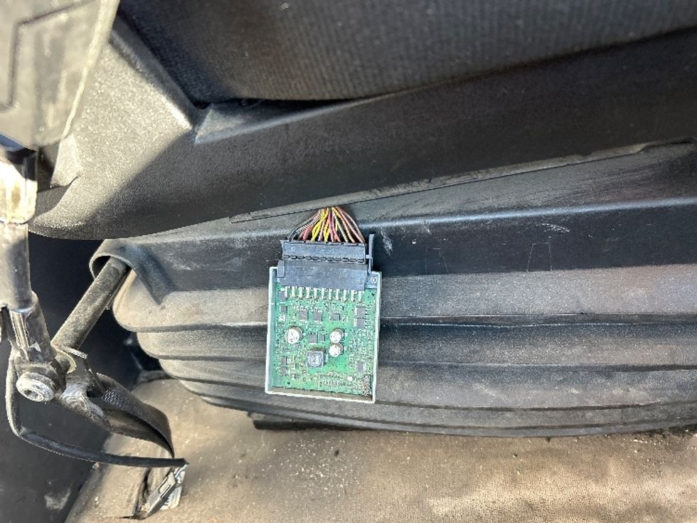 Day Cab Tractor-Heavy Duty Tractors-Freightliner-2020-T11664ST-Harrisburg-PA-540,173\n\t\tmiles-$ 41,500 - Image 21