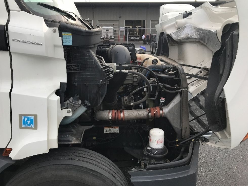 Day Cab Tractor-Heavy Duty Tractors-Freightliner-2020-T11664ST-Harrisonburg-VA-223,044\n\t\tmiles-$ 58,750 - Image 15