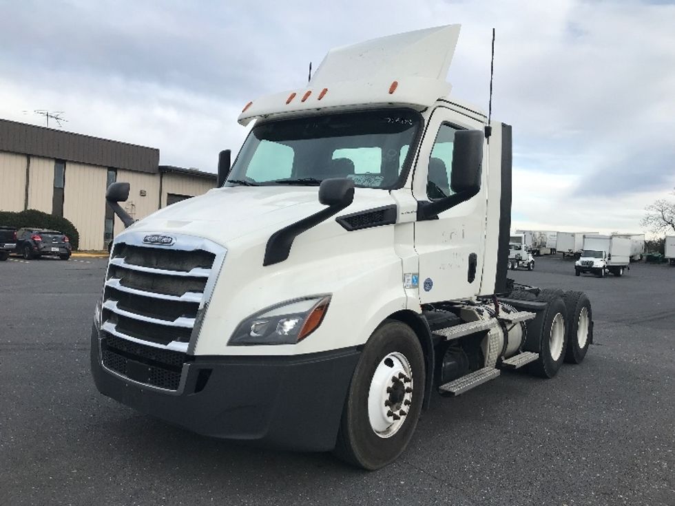 Day Cab Tractor-Heavy Duty Tractors-Freightliner-2020-T11664ST-Harrisonburg-VA-223,044\n\t\tmiles-$ 58,750 - Image 3