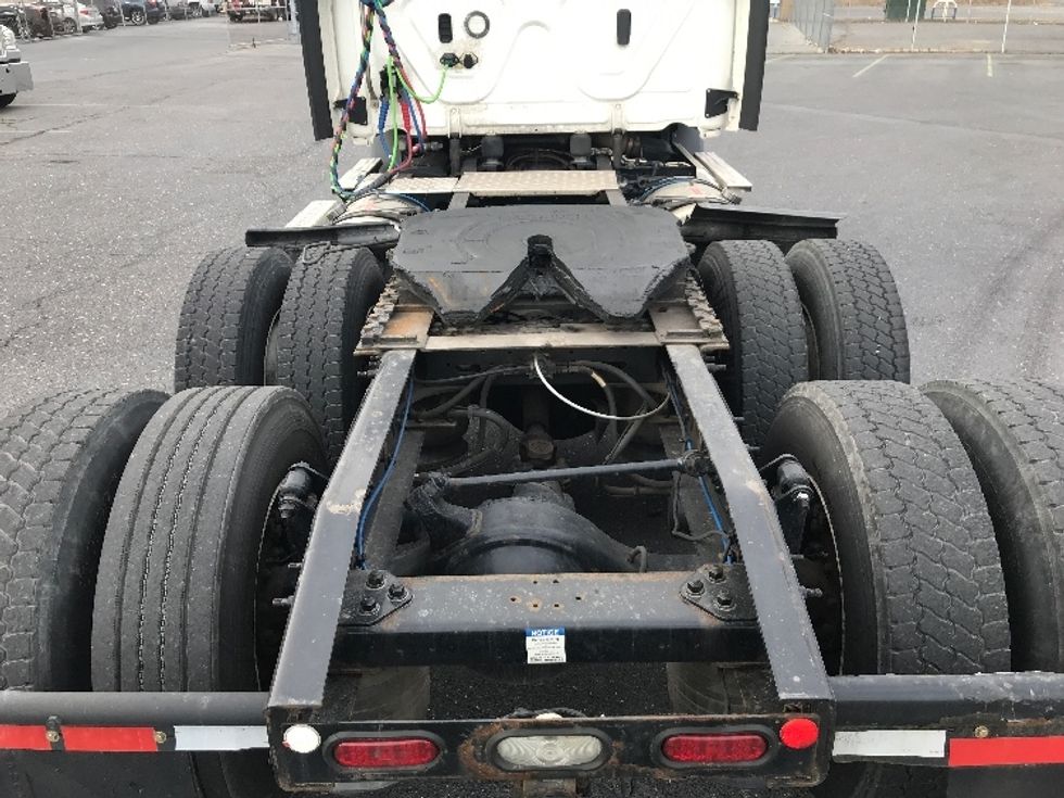 Day Cab Tractor-Heavy Duty Tractors-Freightliner-2020-T11664ST-Harrisonburg-VA-223,044\n\t\tmiles-$ 58,750 - Image 6