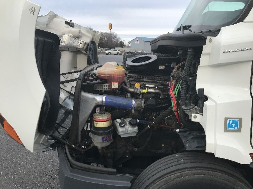 Day Cab Tractor-Heavy Duty Tractors-Freightliner-2020-T11664ST-Harrisonburg-VA-297,230\n\t\tmiles-$ 54,000 - Image 16