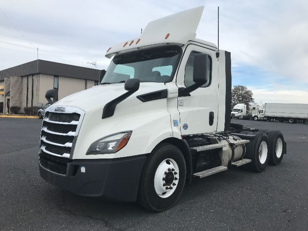 Day Cab Tractor-Heavy Duty Tractors-Freightliner-2020-T11664ST-Harrisonburg-VA-297,230\n\t\tmiles-$ 54,000 - Image 3