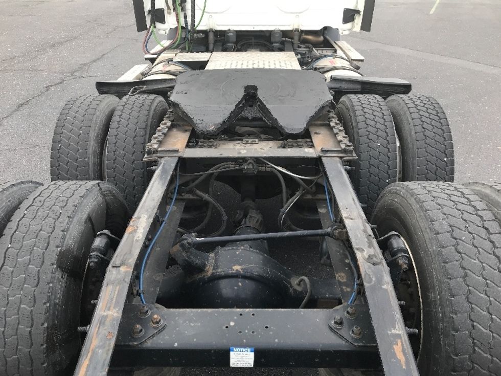 Day Cab Tractor-Heavy Duty Tractors-Freightliner-2020-T11664ST-Harrisonburg-VA-297,230\n\t\tmiles-$ 54,000 - Image 6