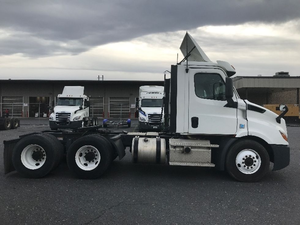 Day Cab Tractor-Heavy Duty Tractors-Freightliner-2020-T11664ST-Harrisonburg-VA-297,230\n\t\tmiles-$ 54,000 - Image 8