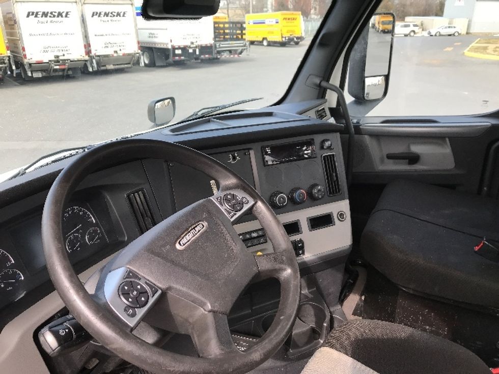 Day Cab Tractor-Heavy Duty Tractors-Freightliner-2020-T11664ST-Harrisonburg-VA-410,616\n\t\tmiles-$ 46,750 - Image 10