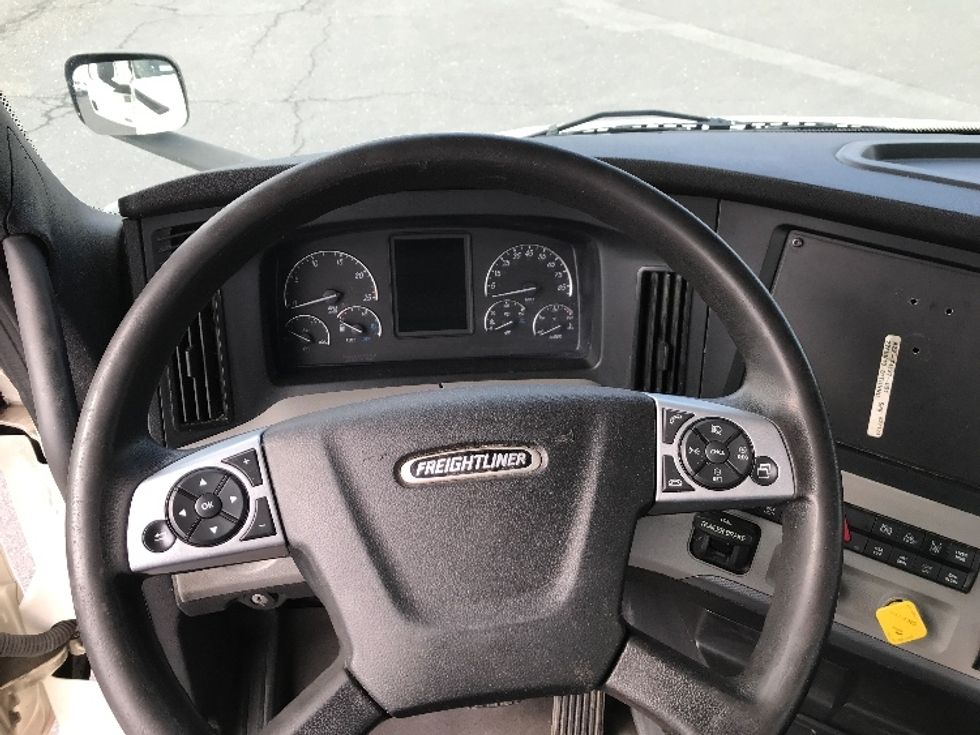 Day Cab Tractor-Heavy Duty Tractors-Freightliner-2020-T11664ST-Harrisonburg-VA-410,616\n\t\tmiles-$ 46,750 - Image 11