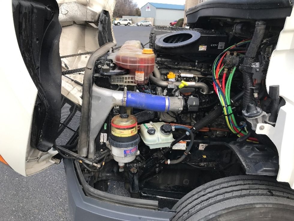 Day Cab Tractor-Heavy Duty Tractors-Freightliner-2020-T11664ST-Harrisonburg-VA-410,616\n\t\tmiles-$ 46,750 - Image 16