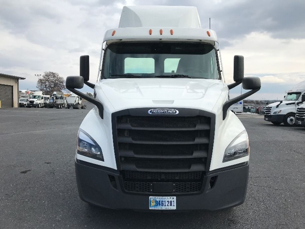 Day Cab Tractor-Heavy Duty Tractors-Freightliner-2020-T11664ST-Harrisonburg-VA-410,616\n\t\tmiles-$ 46,750 - Image 2