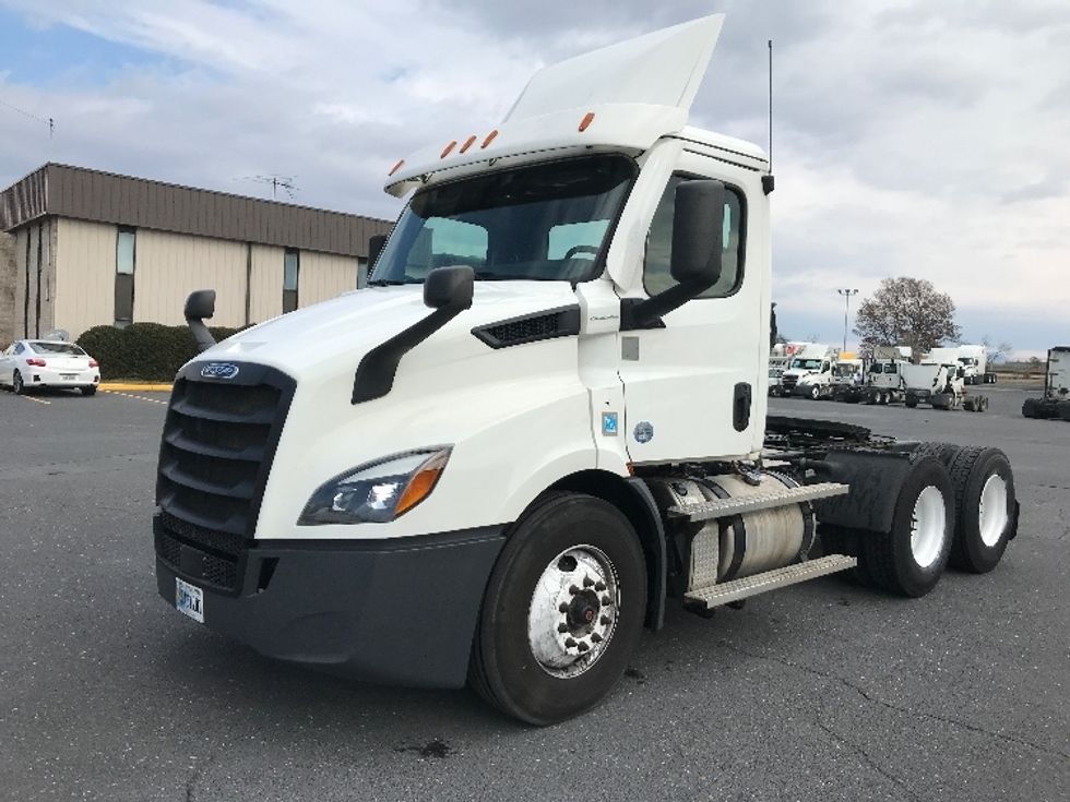 Day Cab Tractor-Heavy Duty Tractors-Freightliner-2020-T11664ST-Harrisonburg-VA-410,616\n\t\tmiles-$ 46,750 - Image 3