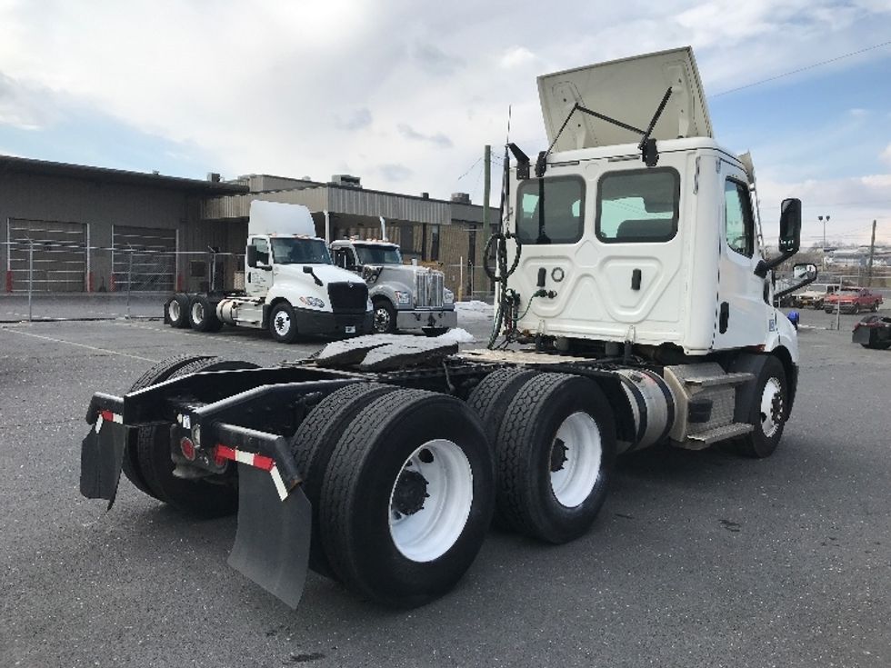 Day Cab Tractor-Heavy Duty Tractors-Freightliner-2020-T11664ST-Harrisonburg-VA-410,616\n\t\tmiles-$ 46,750 - Image 7