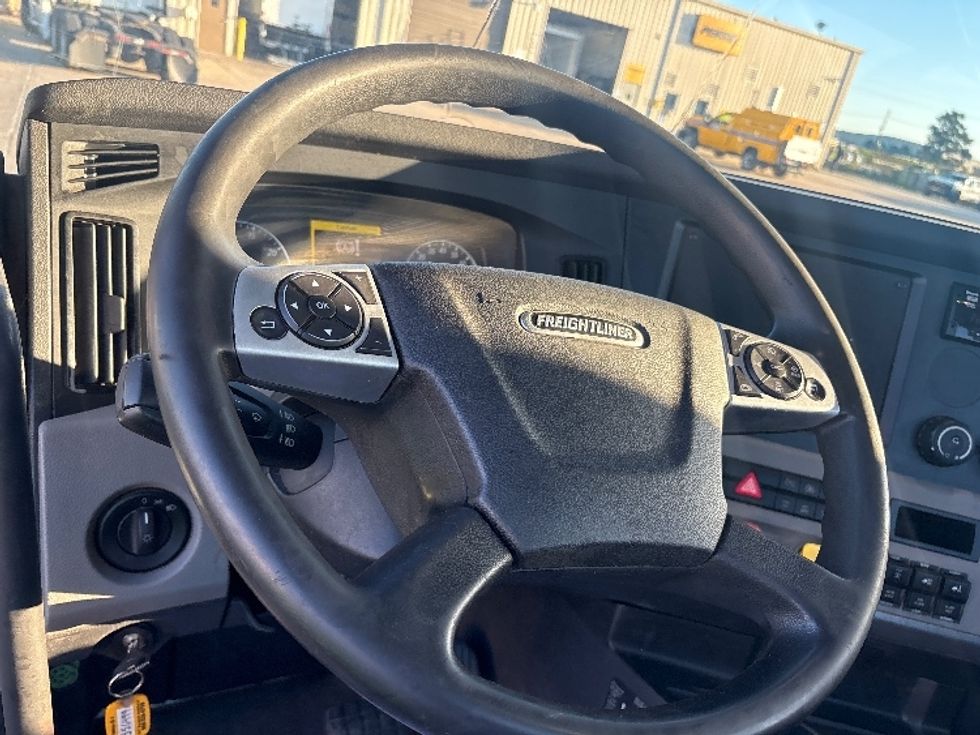 Day Cab Tractor-Heavy Duty Tractors-Freightliner-2020-T11664ST-Hattiesburg-MS-234,633\n\t\tmiles-$ 65,250 - Image 10