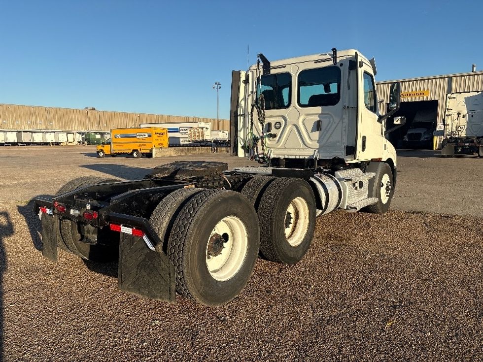 Day Cab Tractor-Heavy Duty Tractors-Freightliner-2020-T11664ST-Hattiesburg-MS-234,633\n\t\tmiles-$ 65,250 - Image 7