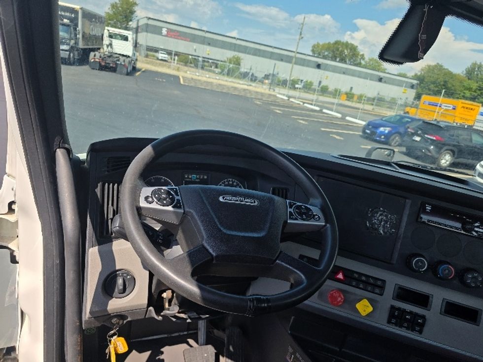 Day Cab Tractor-Heavy Duty Tractors-Freightliner-2020-T11664ST-Indianapolis-IN-171,025\n\t\tmiles-$ 59,750 - Image 11