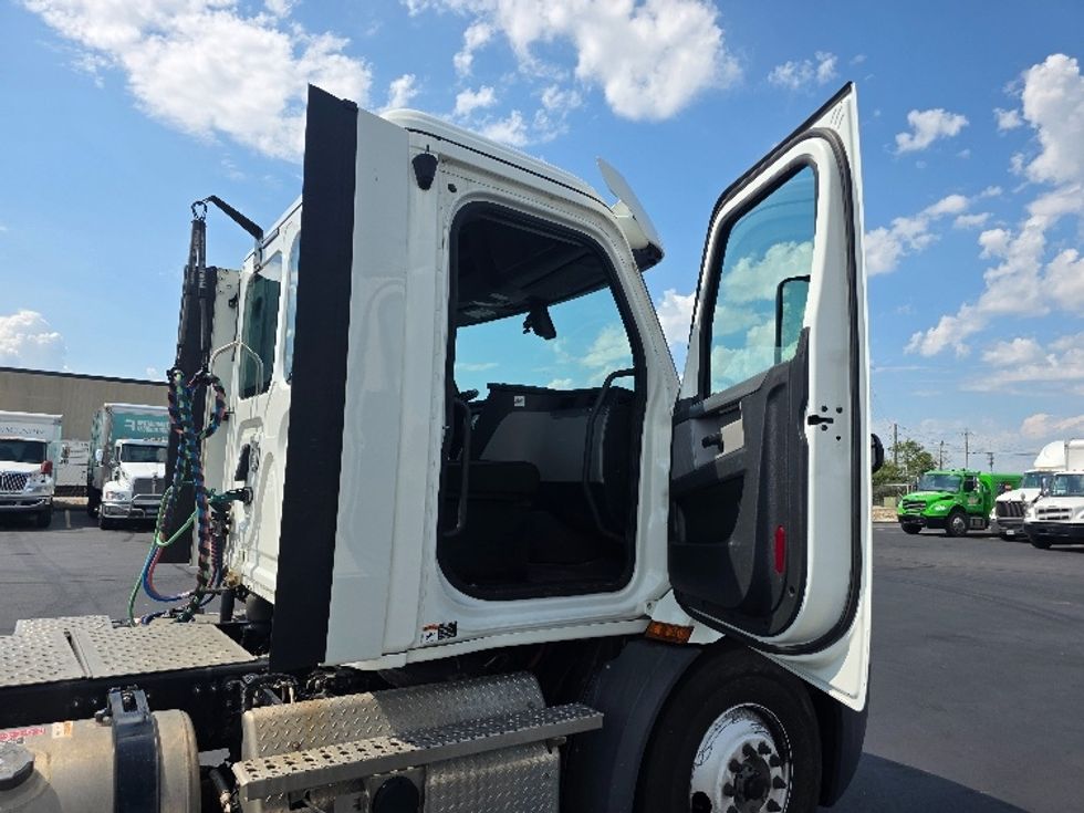 Day Cab Tractor-Heavy Duty Tractors-Freightliner-2020-T11664ST-Indianapolis-IN-171,025\n\t\tmiles-$ 59,750 - Image 12