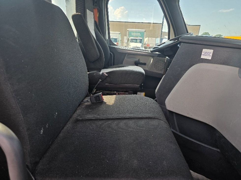 Day Cab Tractor-Heavy Duty Tractors-Freightliner-2020-T11664ST-Indianapolis-IN-171,025\n\t\tmiles-$ 59,750 - Image 14