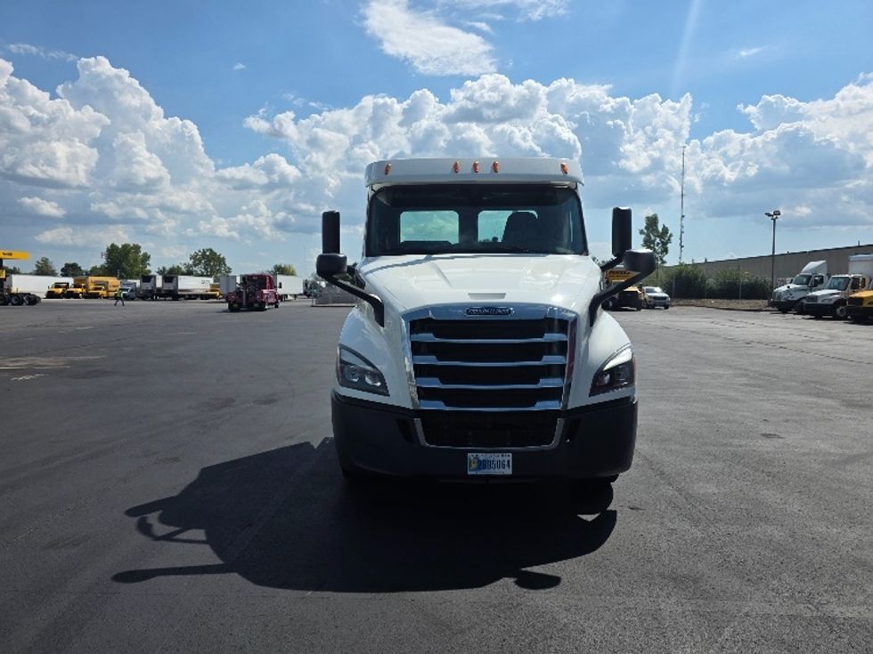 Day Cab Tractor-Heavy Duty Tractors-Freightliner-2020-T11664ST-Indianapolis-IN-171,025\n\t\tmiles-$ 59,750 - Image 2